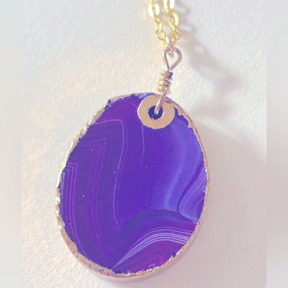 Necklace Botswana banded Agate purple 1.5” Goldplate Dip nwot goldtone chain 16”